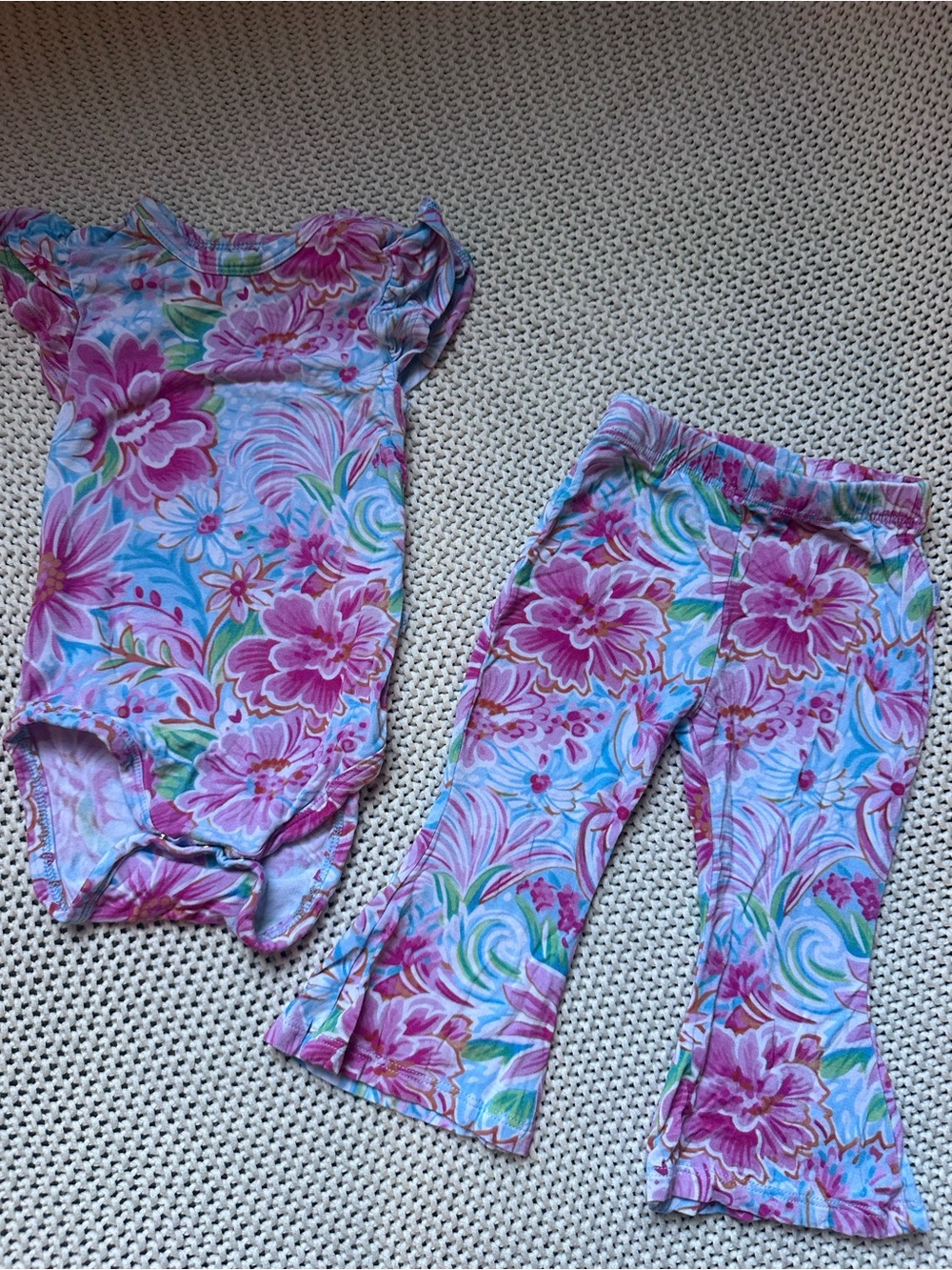 3-6 Months Floral Ruffled One-Piece Bodysuit & Flared Pants Set